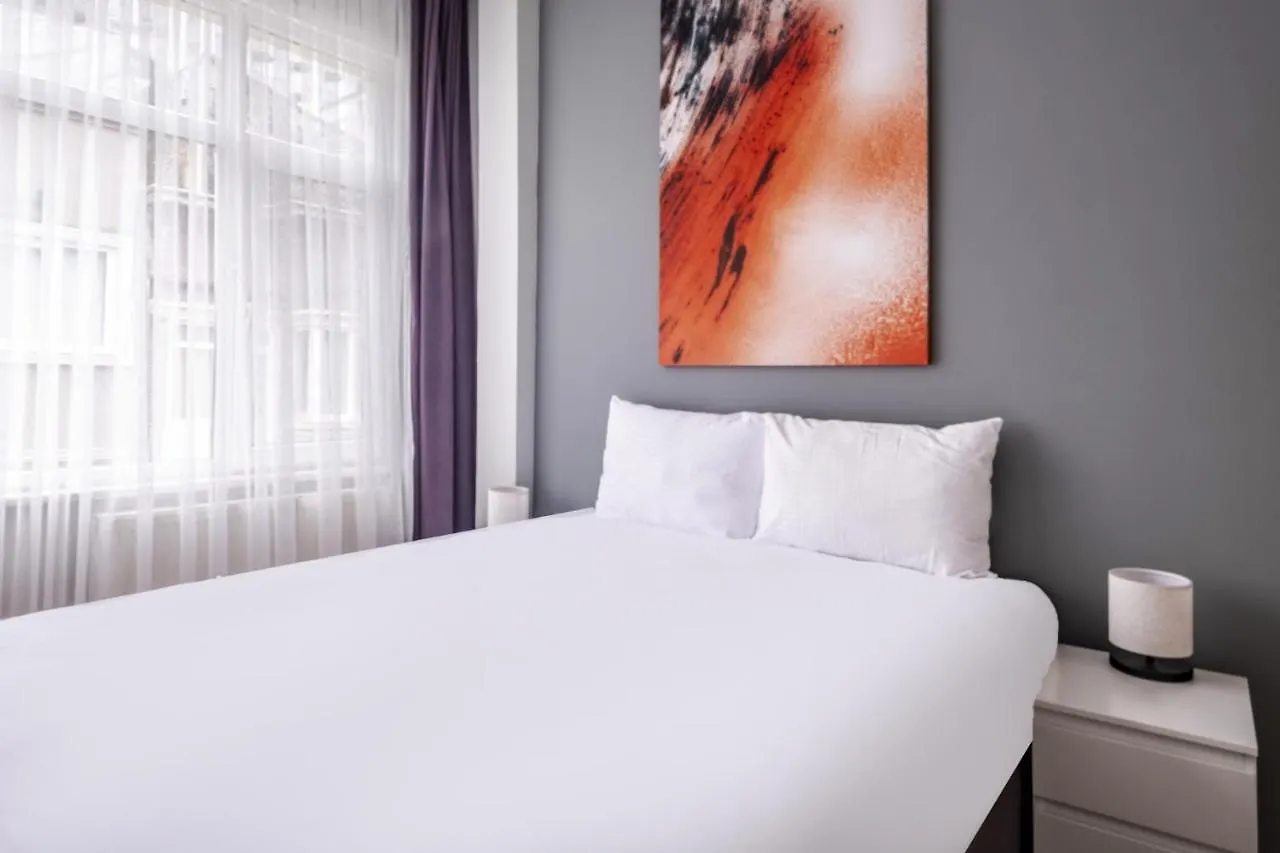 Sleek Flat With Excellent View In Cihangir Istanbul Türkei